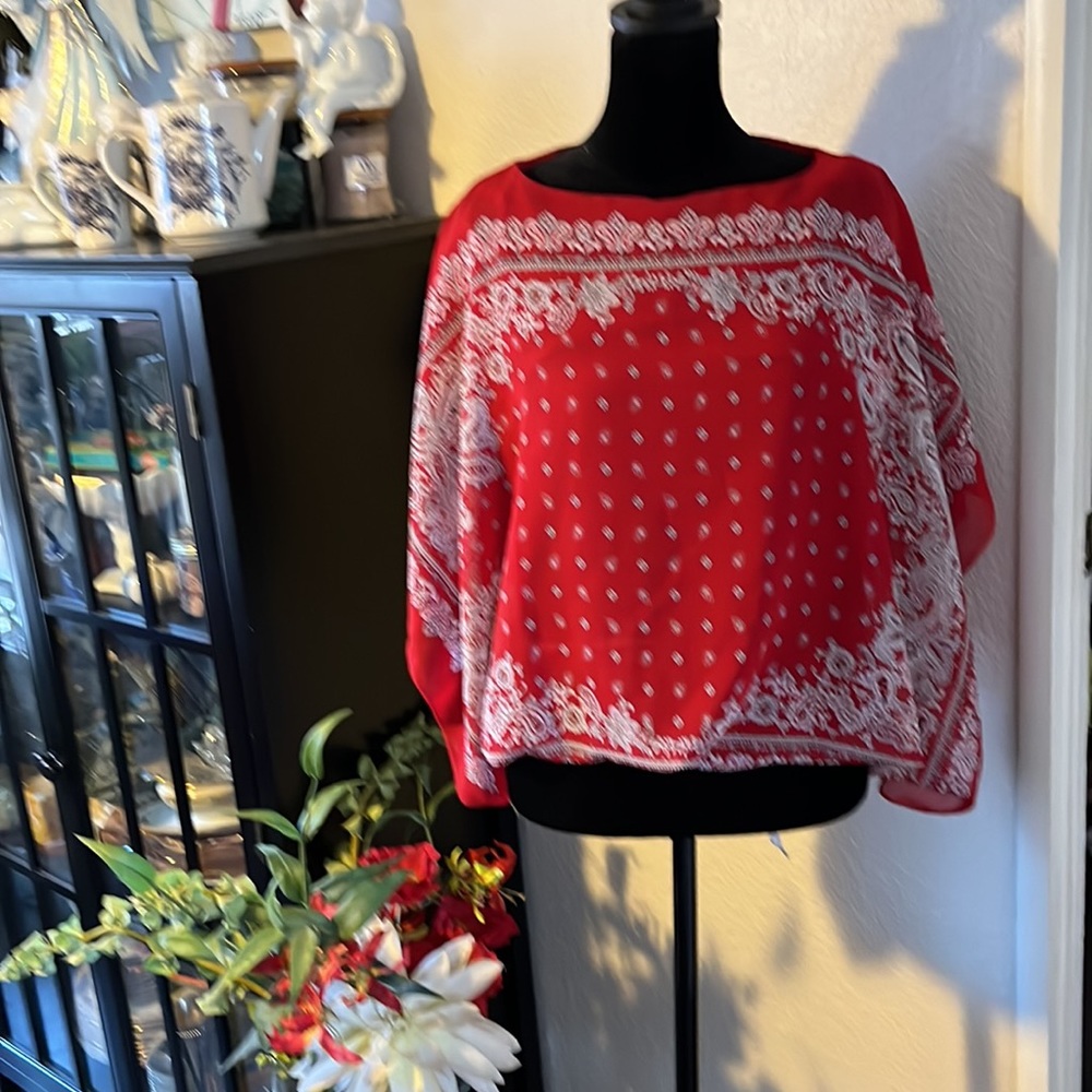 Bandanna scarf, type shirt, flutter sleeves Cracker Barrel new - Picture 2 of 4